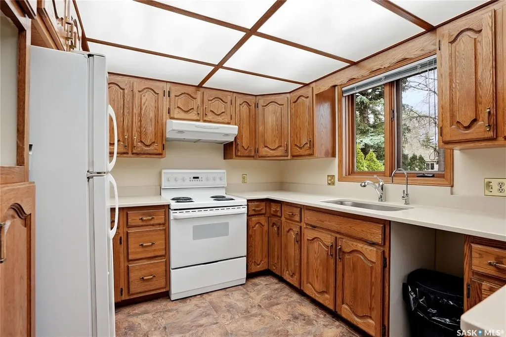 540 Nesslin Crescent Saskatoon SK S7J 4V5