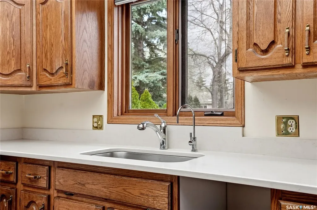 540 Nesslin Crescent Saskatoon SK S7J 4V5