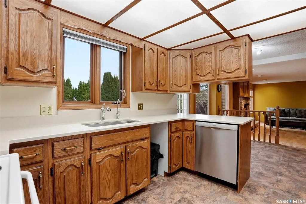 540 Nesslin Crescent Saskatoon SK S7J 4V5