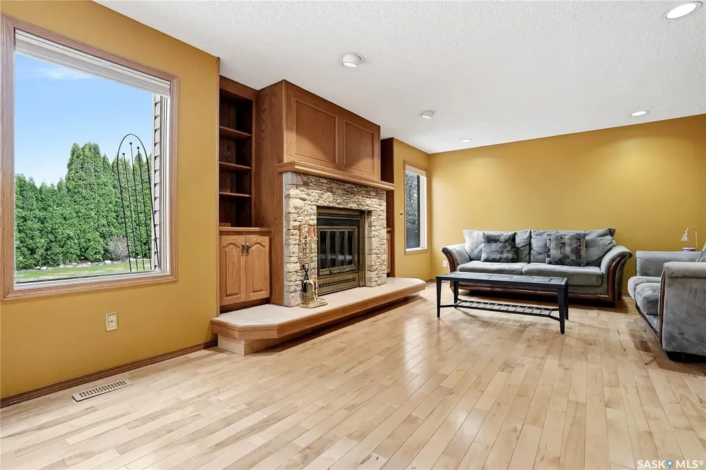 540 Nesslin Crescent Saskatoon SK S7J 4V5