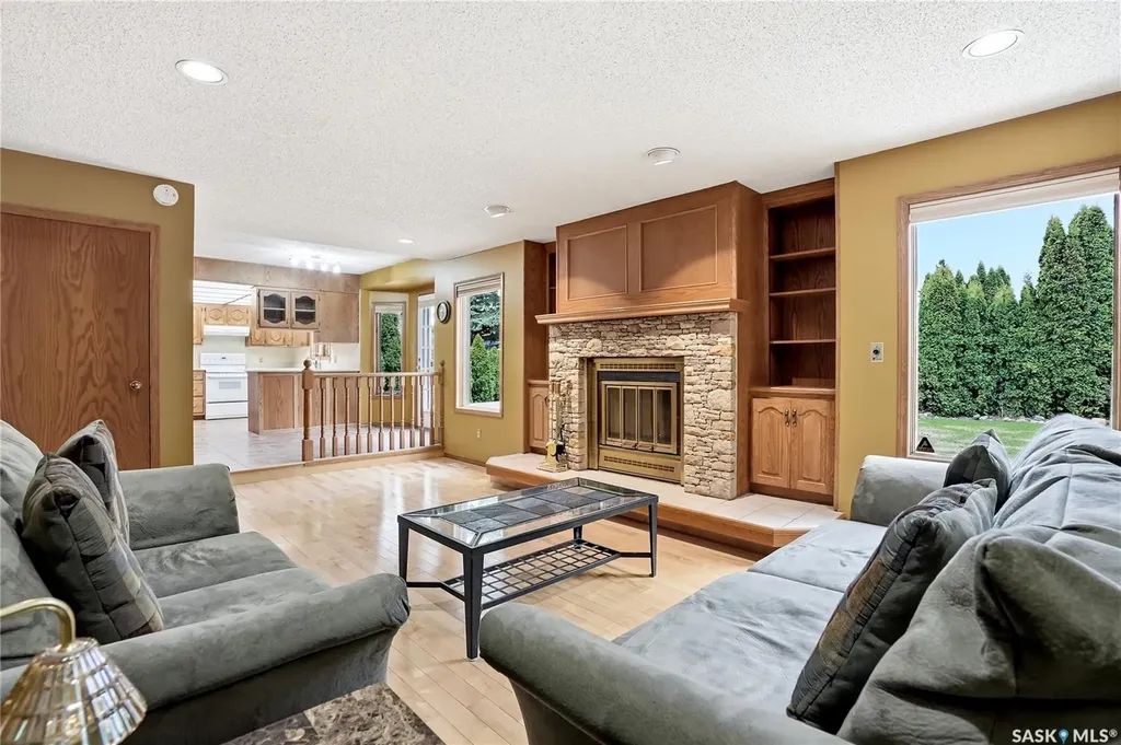 540 Nesslin Crescent Saskatoon SK S7J 4V5