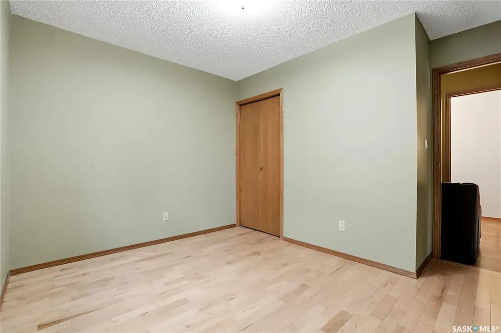 540 Nesslin Crescent Saskatoon SK S7J 4V5