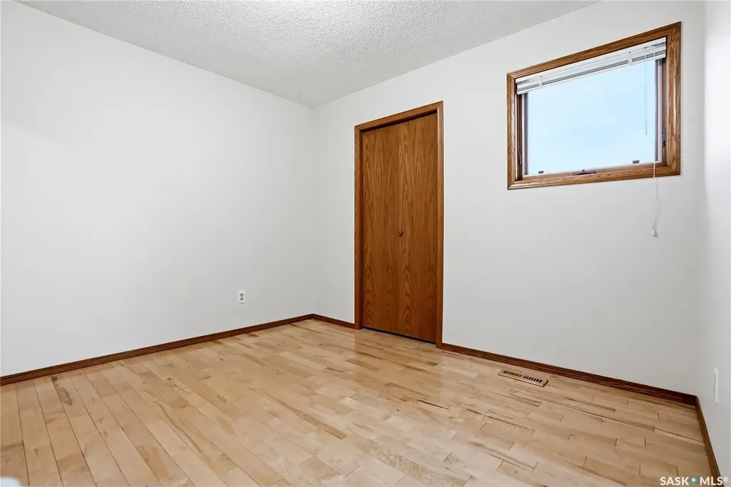 540 Nesslin Crescent Saskatoon SK S7J 4V5