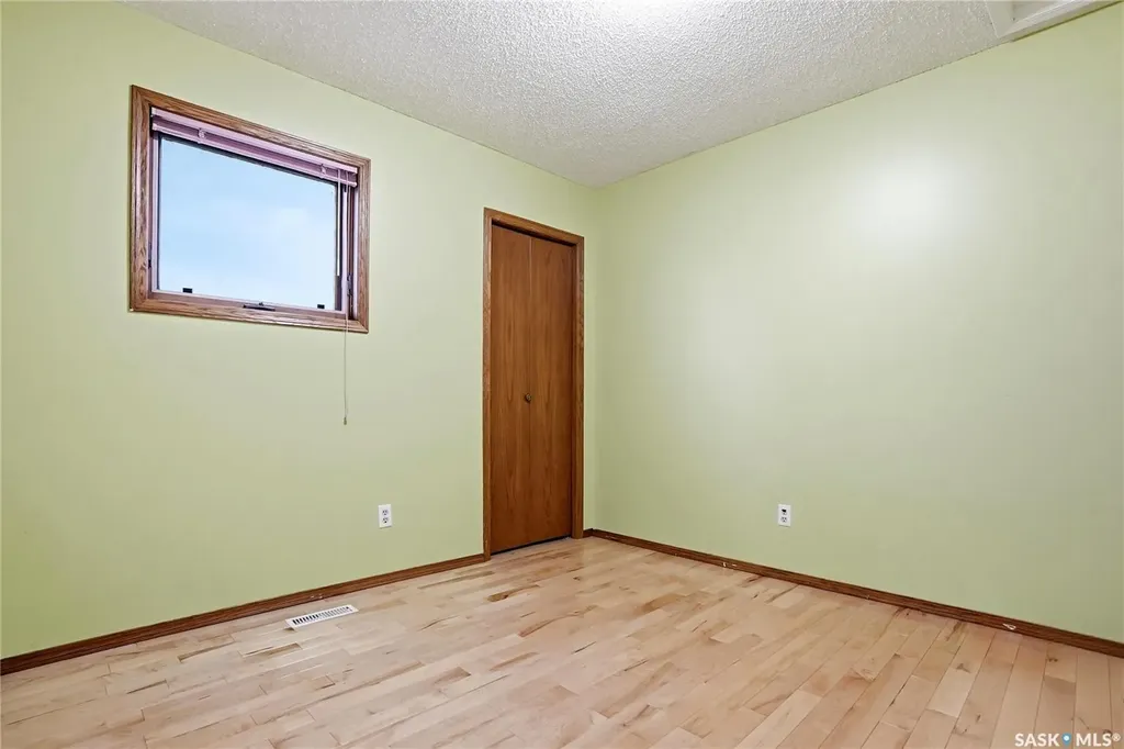 540 Nesslin Crescent Saskatoon SK S7J 4V5