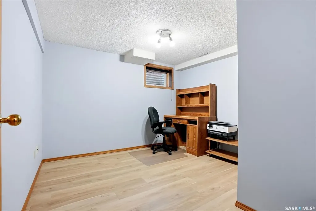 540 Nesslin Crescent Saskatoon SK S7J 4V5