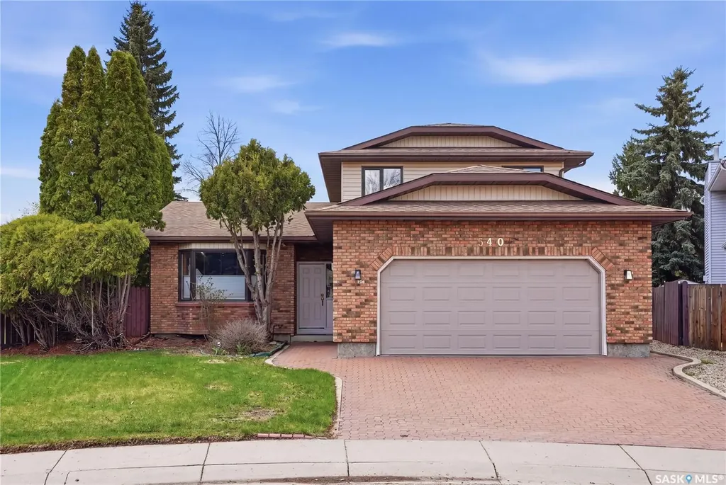540 Nesslin Crescent Saskatoon SK S7J 4V5