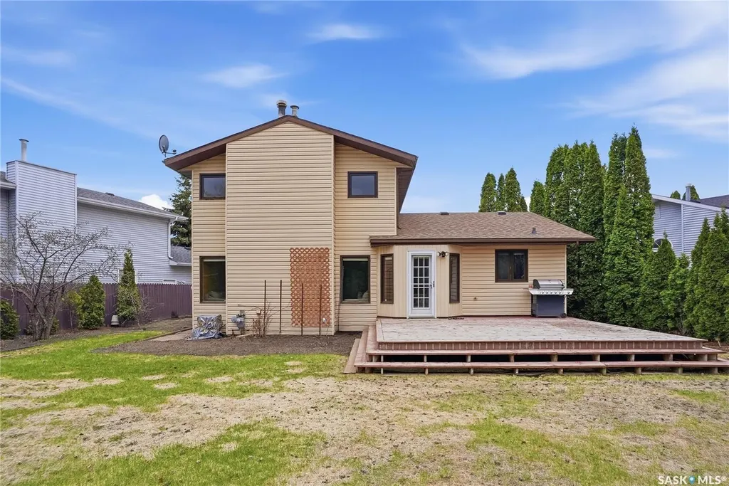 540 Nesslin Crescent Saskatoon SK S7J 4V5