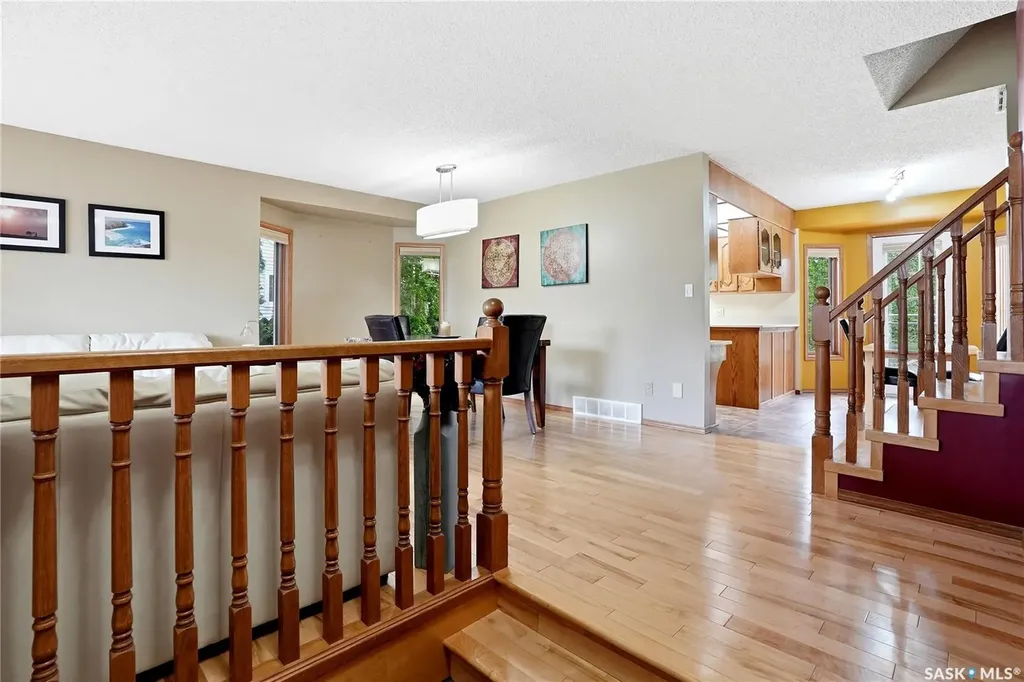 540 Nesslin Crescent Saskatoon SK S7J 4V5