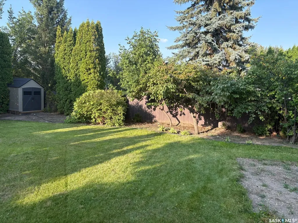 540 Nesslin Crescent Saskatoon SK S7J 4V5