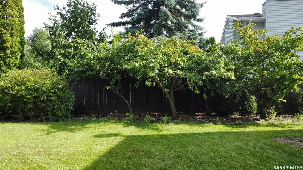 540 Nesslin Crescent Saskatoon SK S7J 4V5