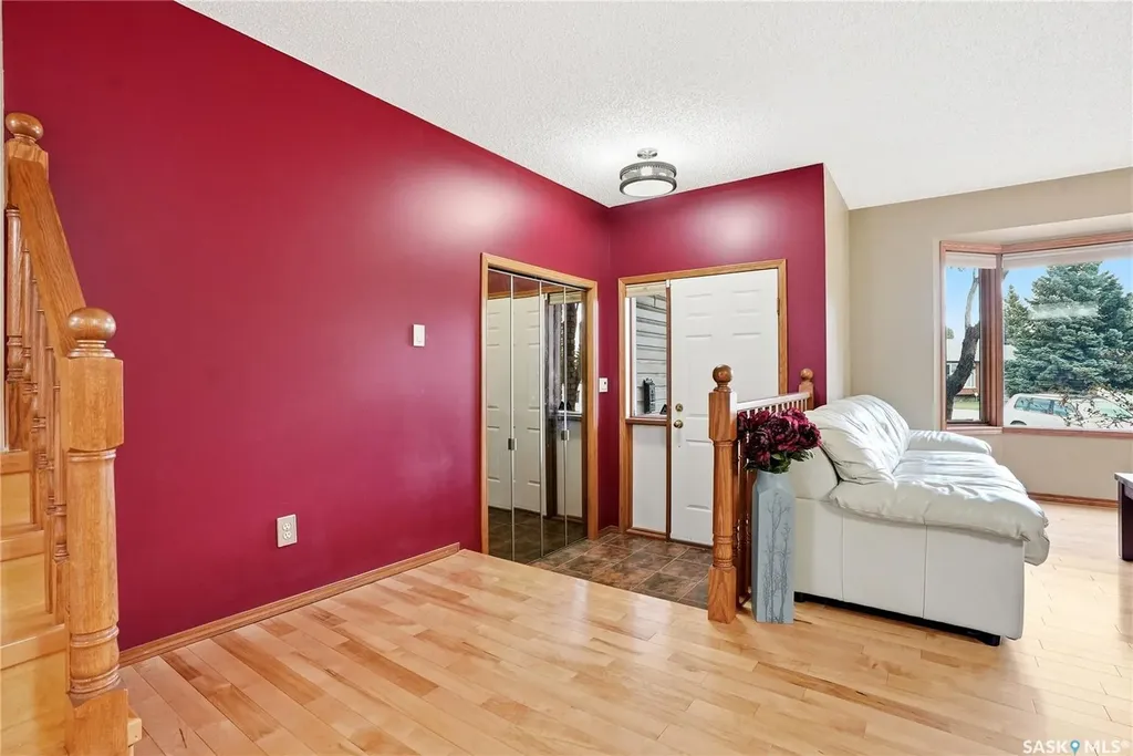 540 Nesslin Crescent Saskatoon SK S7J 4V5