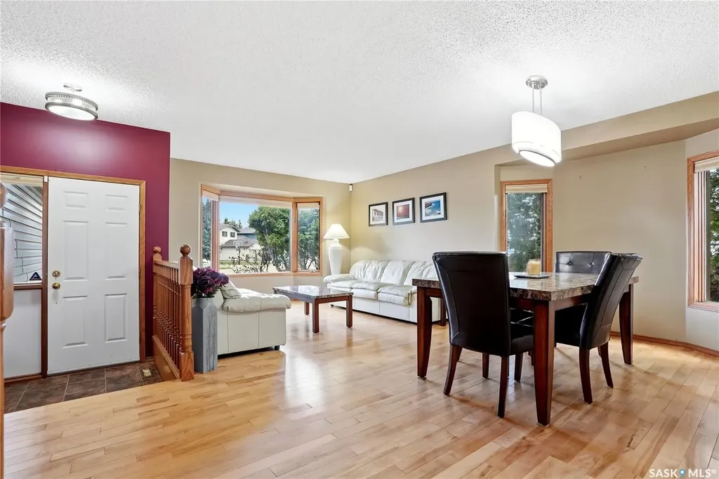 540 Nesslin Crescent Saskatoon SK S7J 4V5