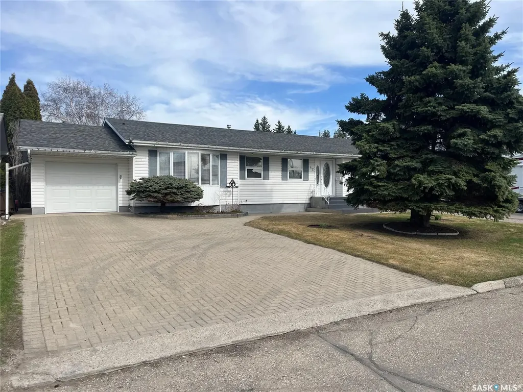 42 7th Street NE Wadena SK S0A 4J0