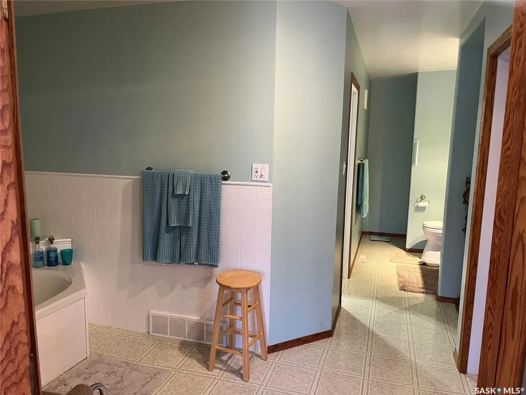 42 7th Street NE Wadena SK S0A 4J0