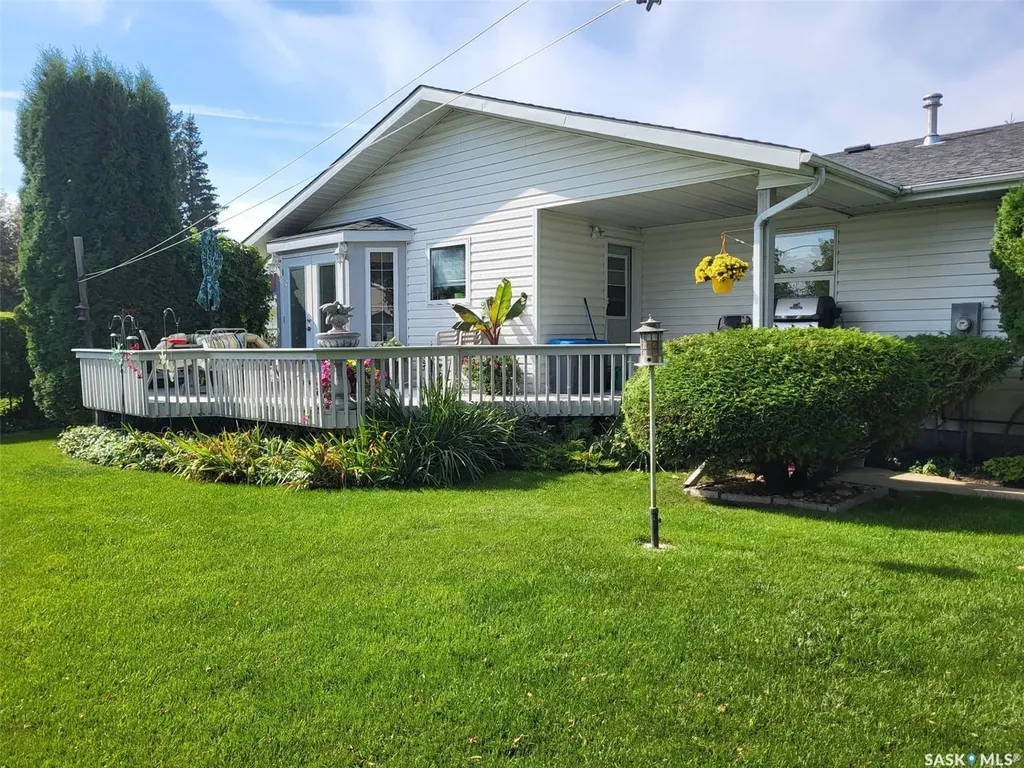 42 7th Street NE Wadena SK S0A 4J0