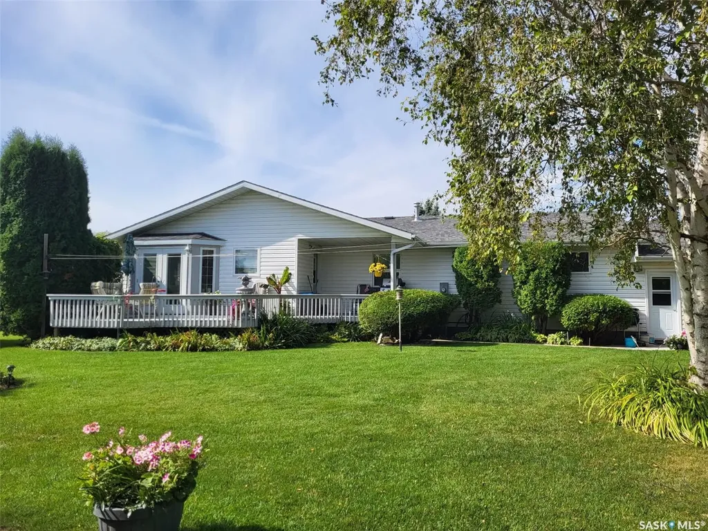 42 7th Street NE Wadena SK S0A 4J0