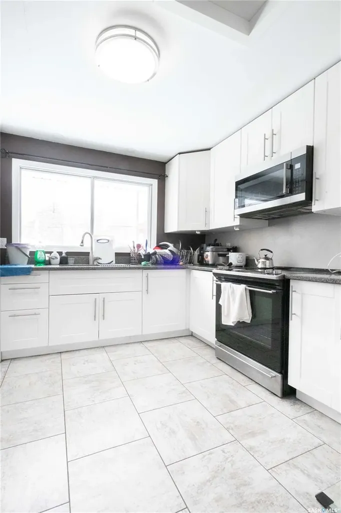 92 Bell Street Regina SK S4S 4B9