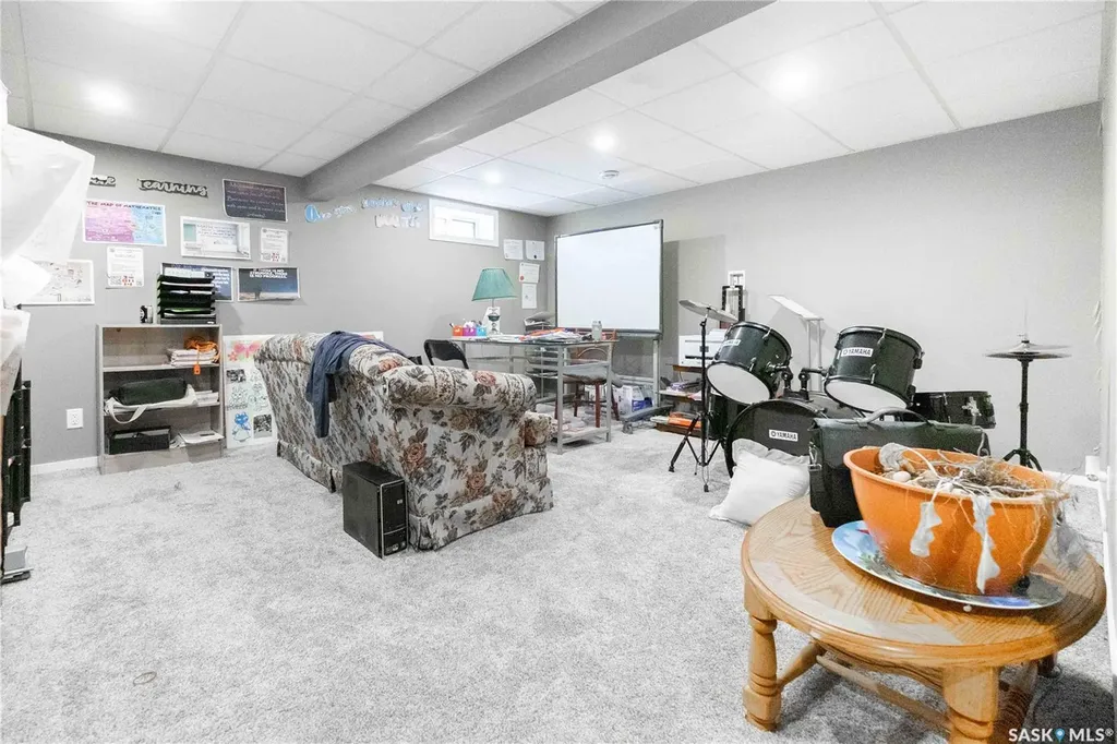92 Bell Street Regina SK S4S 4B9