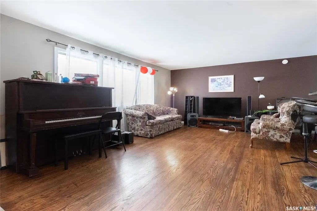 92 Bell Street Regina SK S4S 4B9