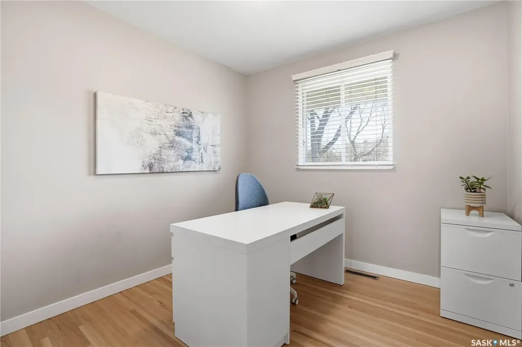 5654 Walker Crescent Regina SK S4T 6B1