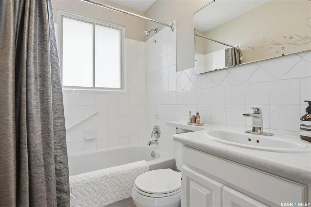 5654 Walker Crescent Regina SK S4T 6B1