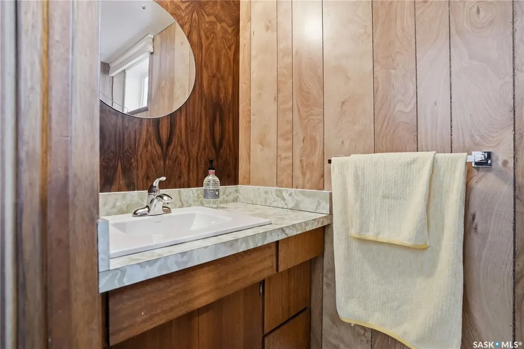 5654 Walker Crescent Regina SK S4T 6B1
