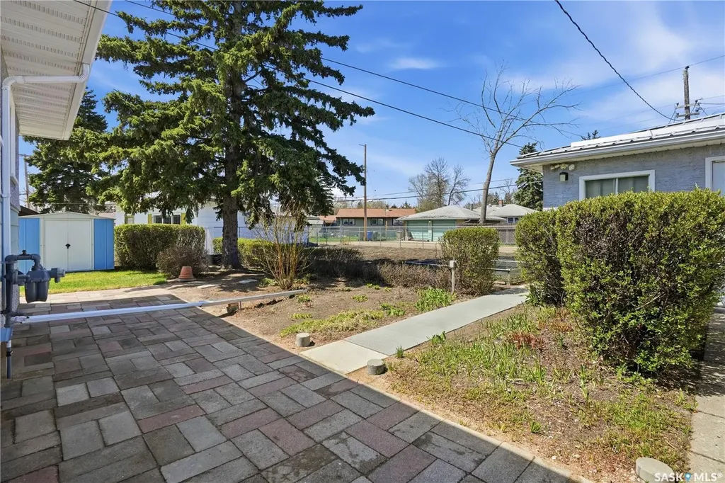 5654 Walker Crescent Regina SK S4T 6B1
