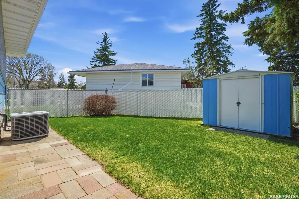 5654 Walker Crescent Regina SK S4T 6B1