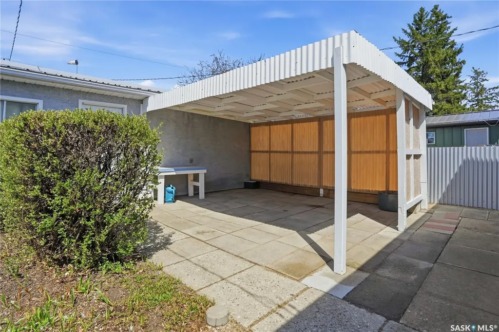 5654 Walker Crescent Regina SK S4T 6B1