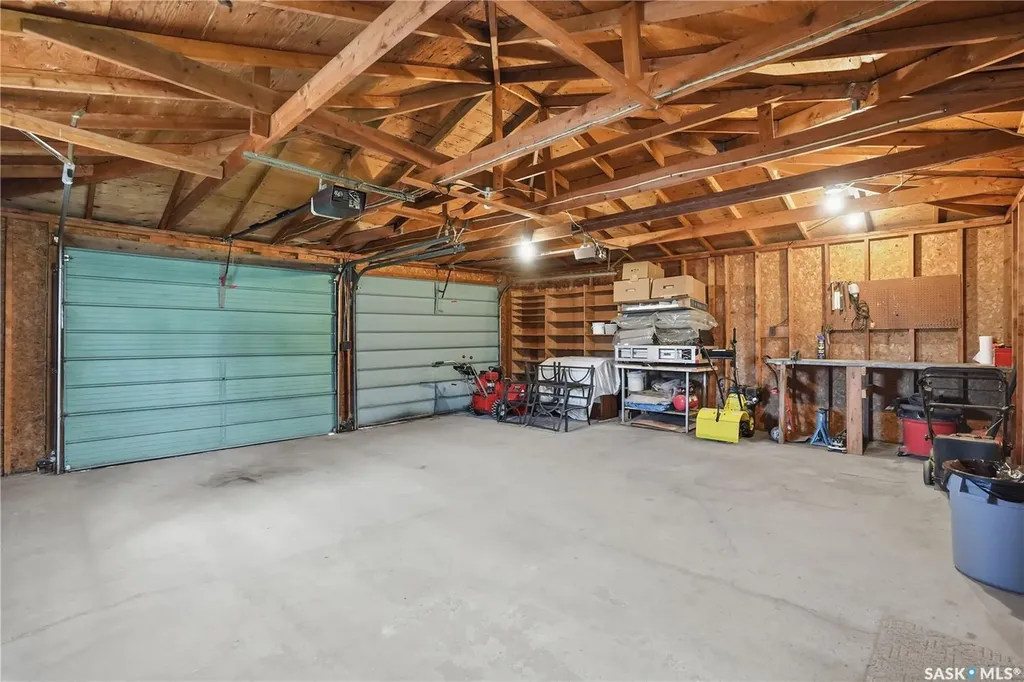 5654 Walker Crescent Regina SK S4T 6B1