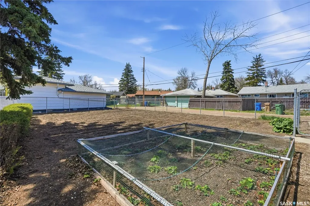 5654 Walker Crescent Regina SK S4T 6B1