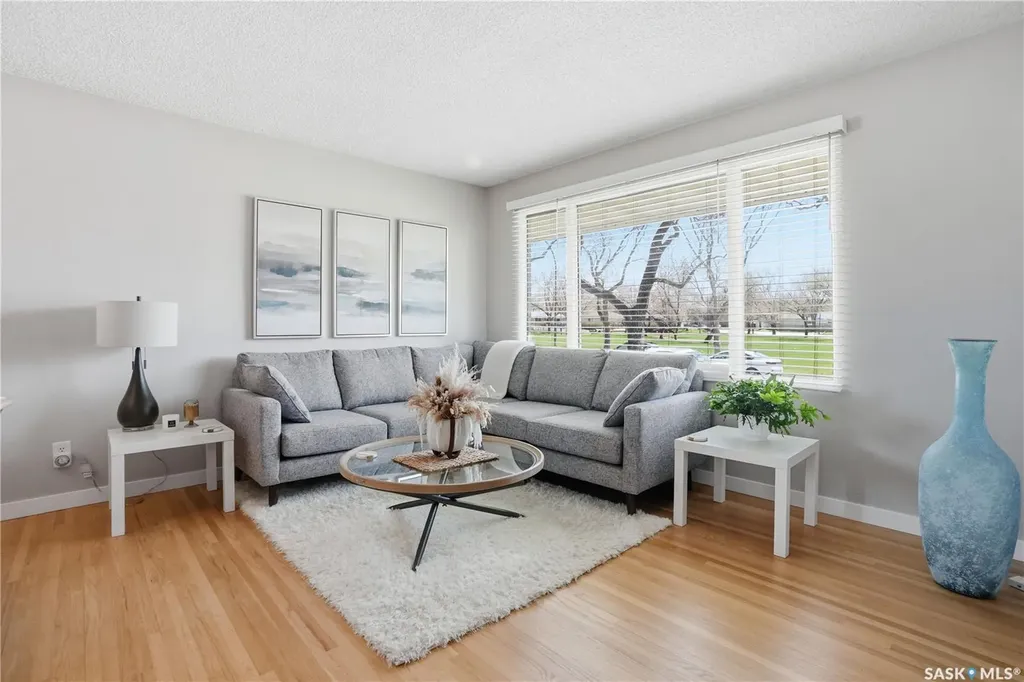 5654 Walker Crescent Regina SK S4T 6B1