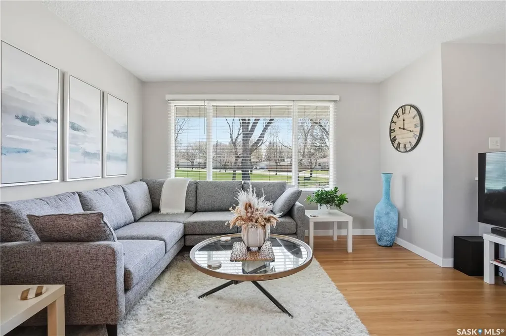 5654 Walker Crescent Regina SK S4T 6B1