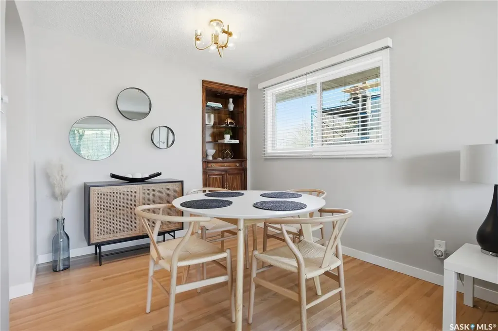 5654 Walker Crescent Regina SK S4T 6B1