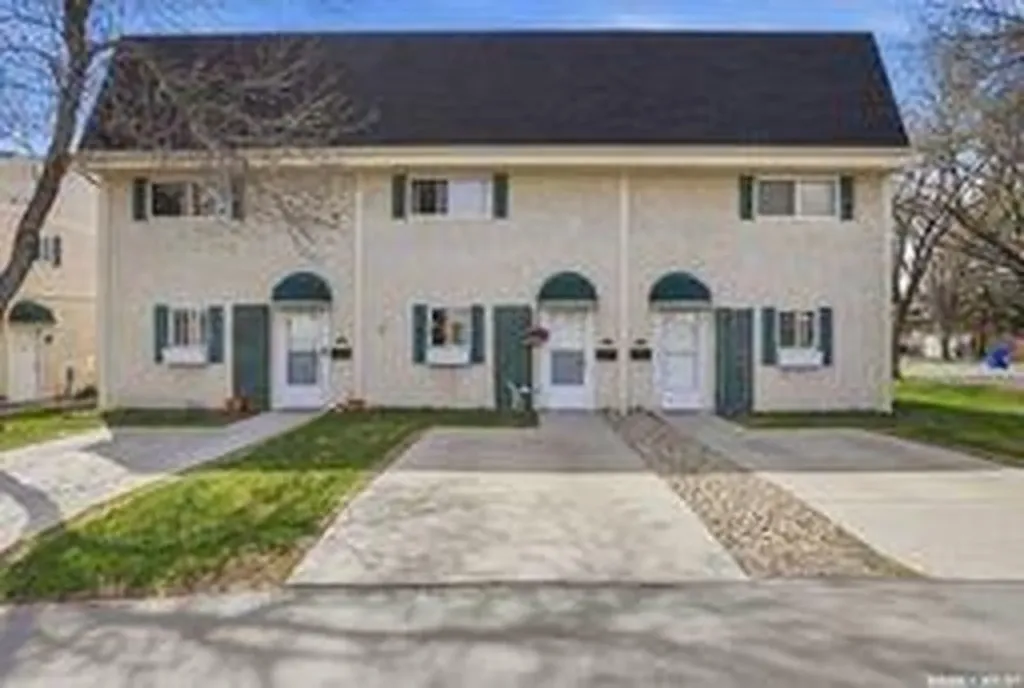 9 Ryan Road Regina SK S4S 6X9
