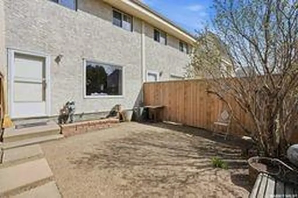 9 Ryan Road Regina SK S4S 6X9