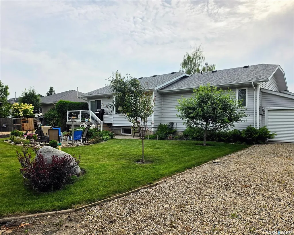 1306 4th Street Humboldt SK S0K 2A0