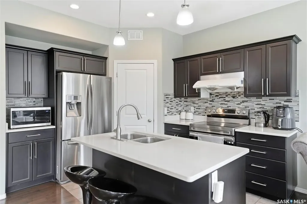 519 Rempel Manor Saskatoon SK S7T 0J3