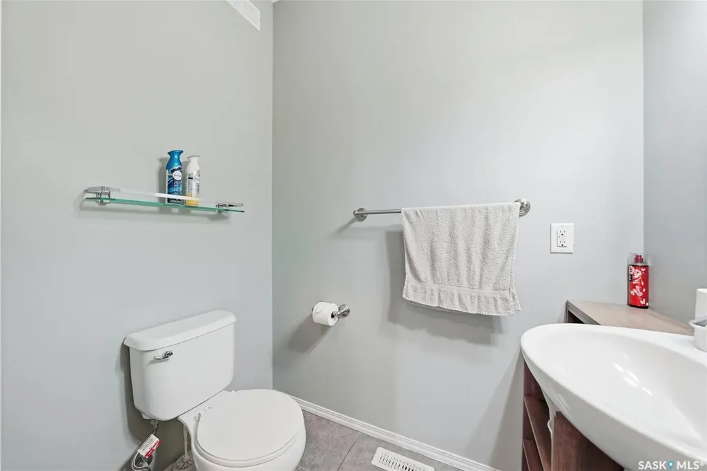 519 Rempel Manor Saskatoon SK S7T 0J3