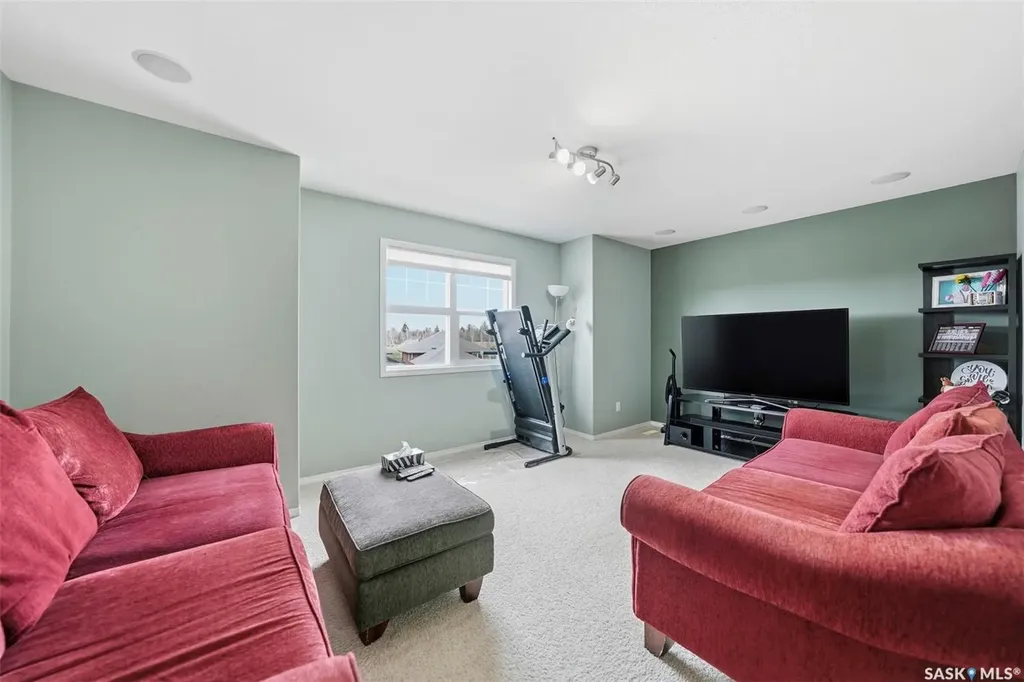 519 Rempel Manor Saskatoon SK S7T 0J3