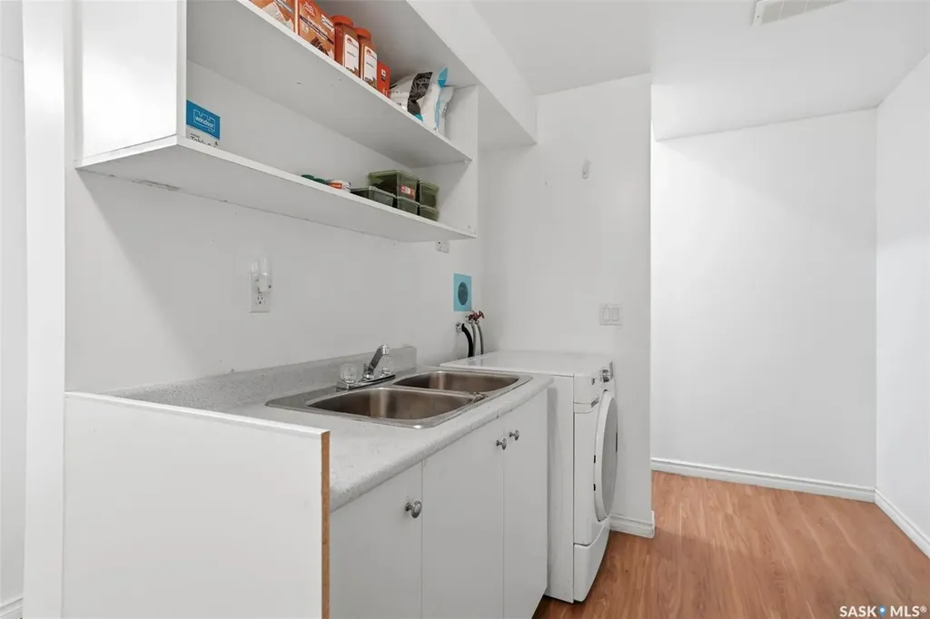 519 Rempel Manor Saskatoon SK S7T 0J3
