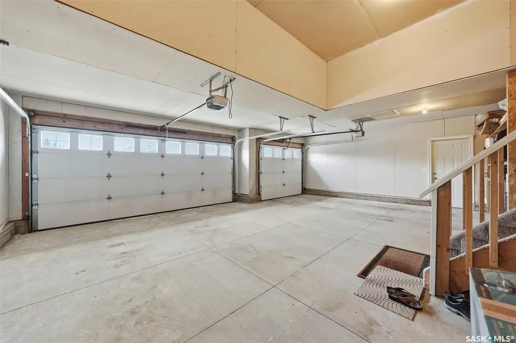 519 Rempel Manor Saskatoon SK S7T 0J3