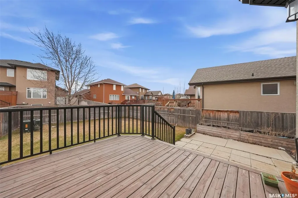 519 Rempel Manor Saskatoon SK S7T 0J3