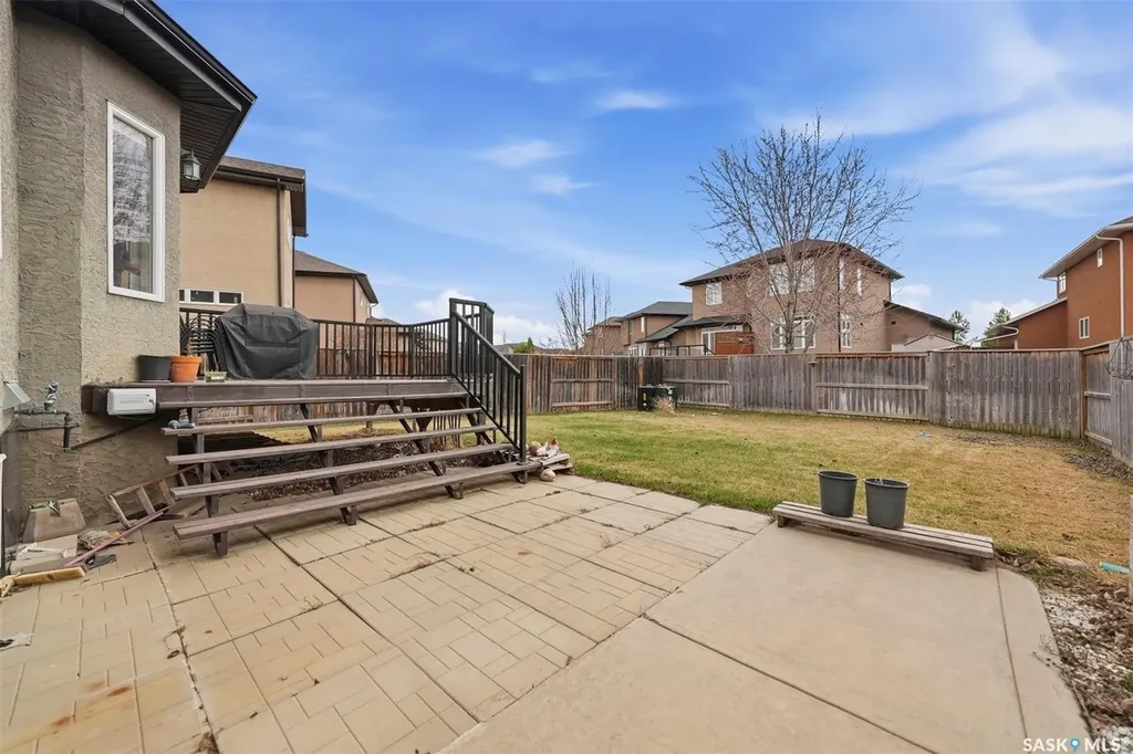 519 Rempel Manor Saskatoon SK S7T 0J3