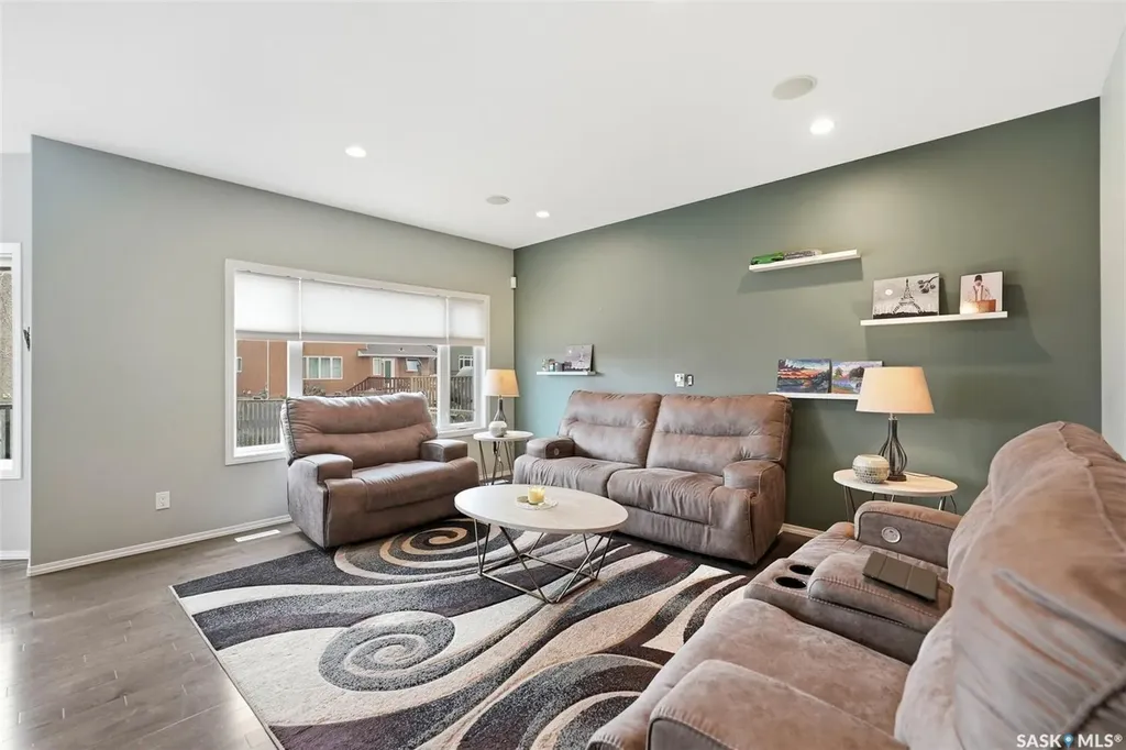 519 Rempel Manor Saskatoon SK S7T 0J3