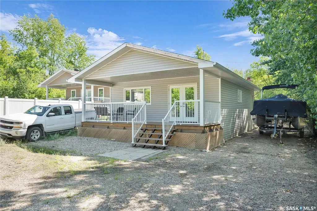 607 Brighton Street Saskatchewan Beach SK S0G 4L0