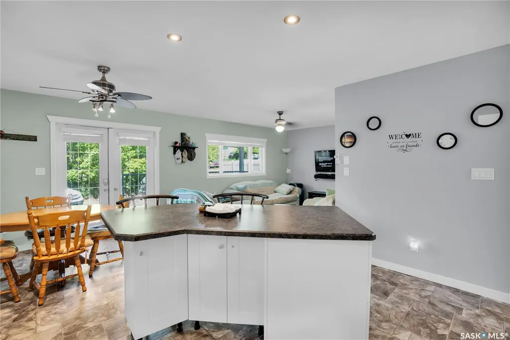 607 Brighton Street Saskatchewan Beach SK S0G 4L0