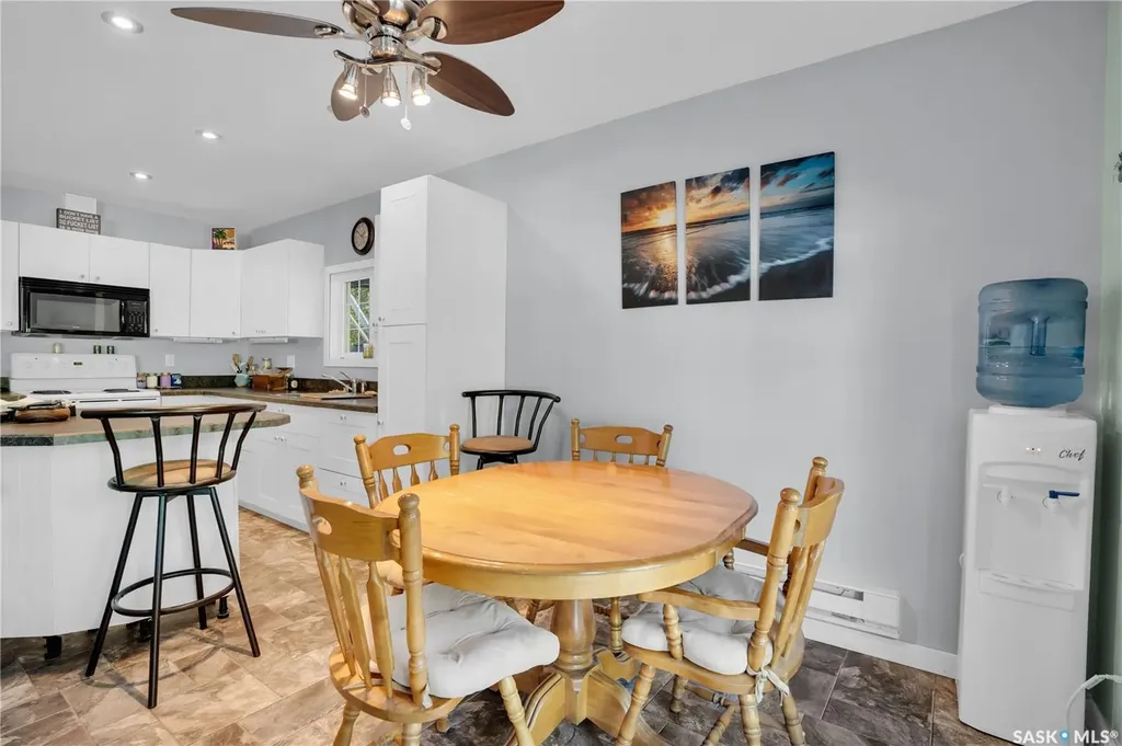 607 Brighton Street Saskatchewan Beach SK S0G 4L0