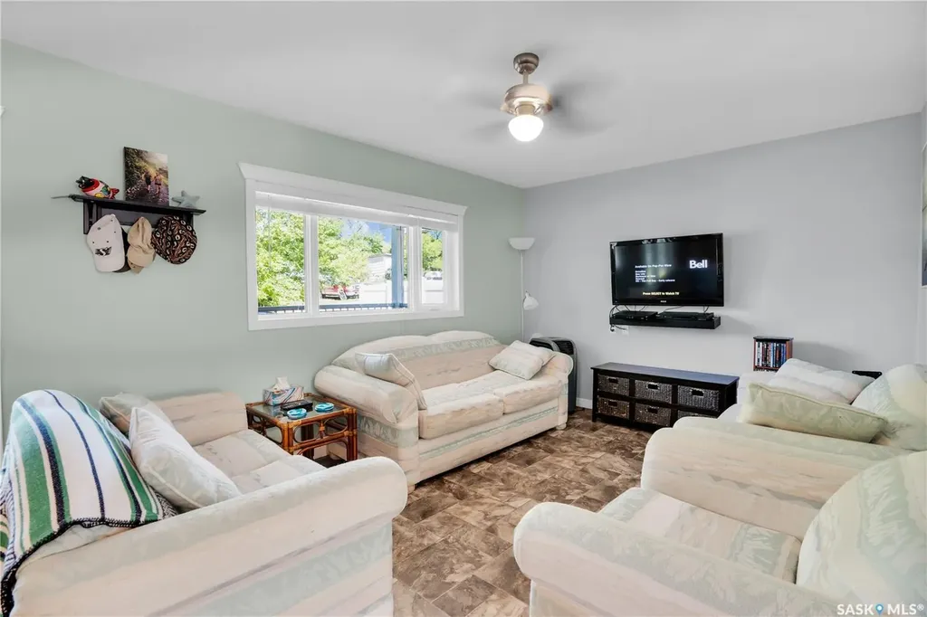 607 Brighton Street Saskatchewan Beach SK S0G 4L0