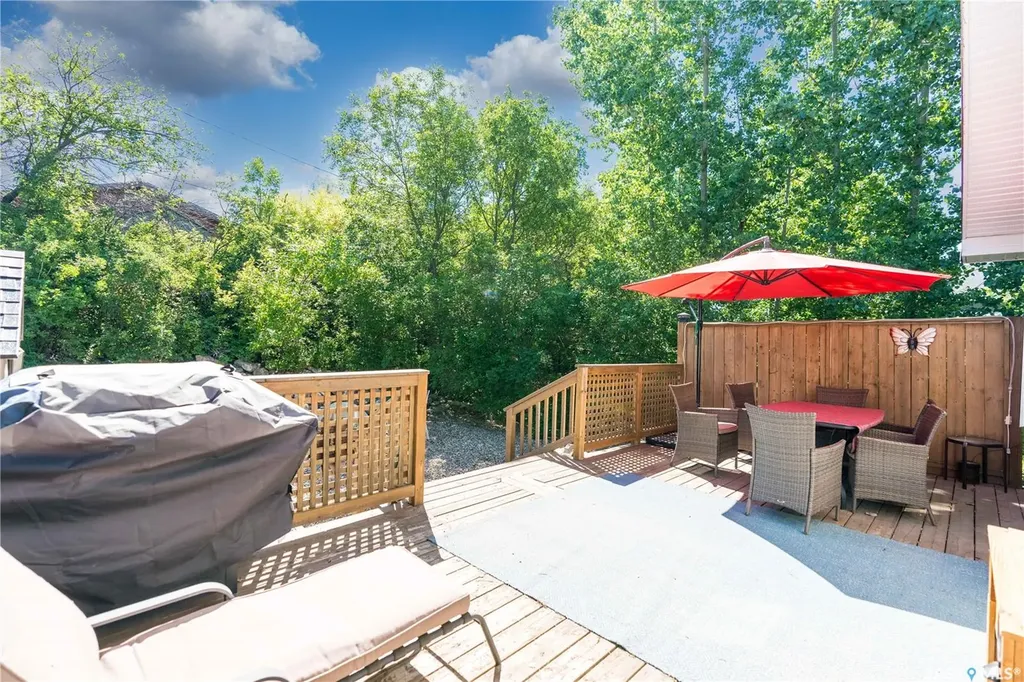 607 Brighton Street Saskatchewan Beach SK S0G 4L0